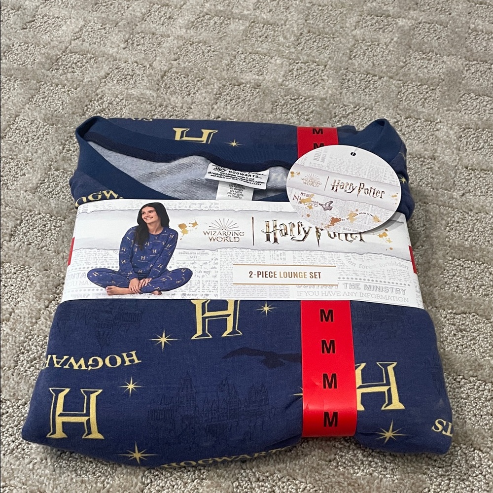 Warner Bros. Harry Potter Woman’s Pajama Set - Navy and Gold